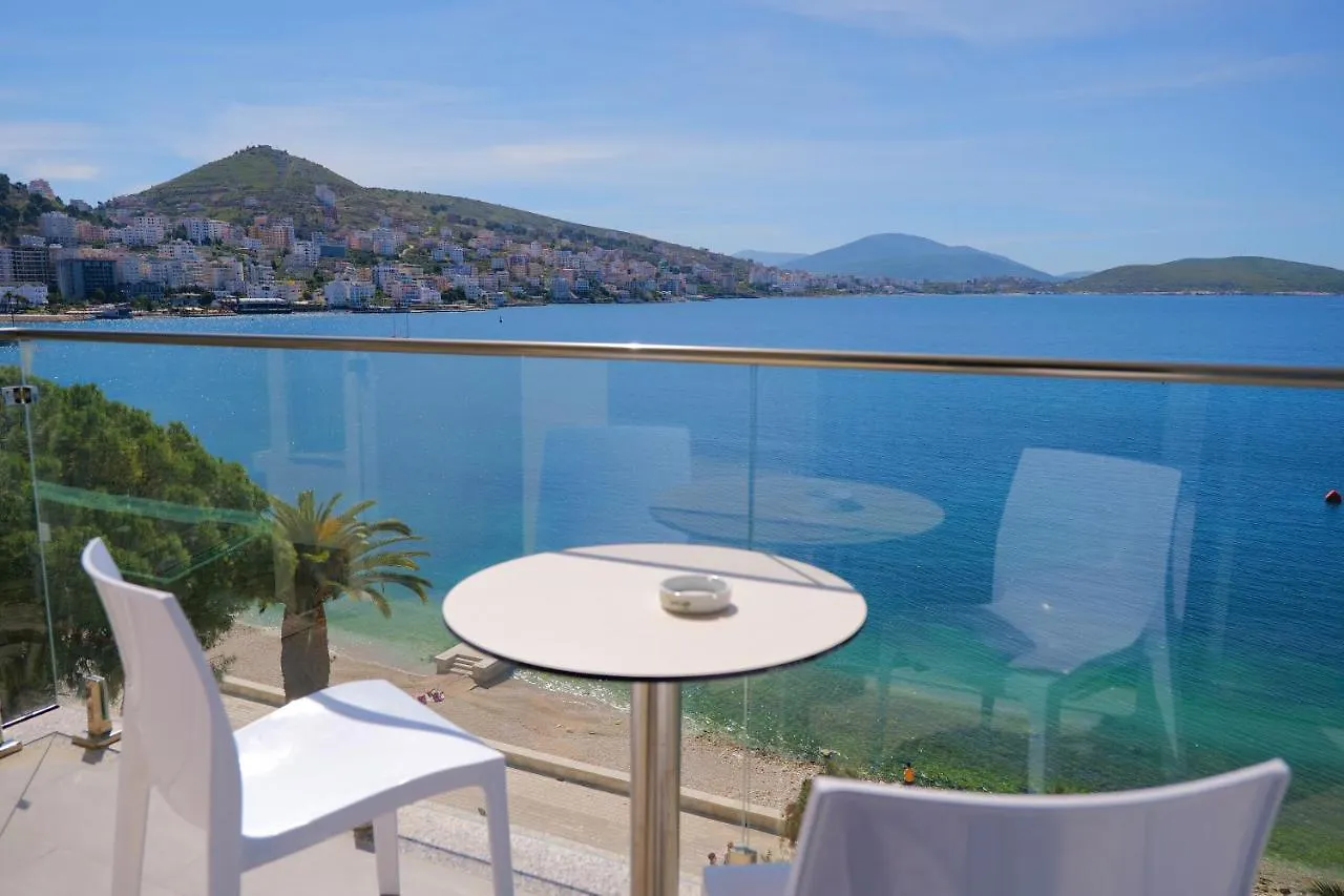Republika Hotel Sarandë 3*,