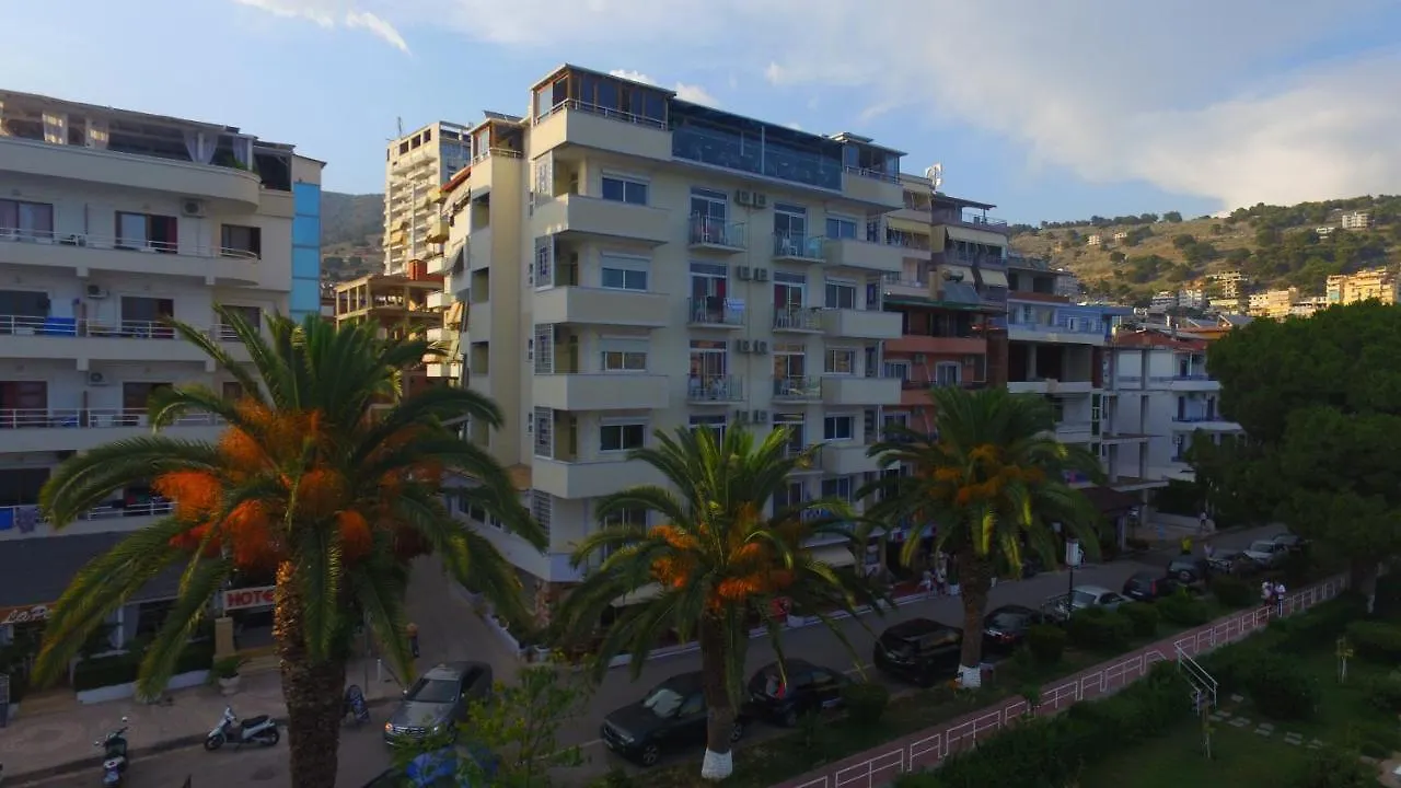 Republika Hotel Sarandë 3*,